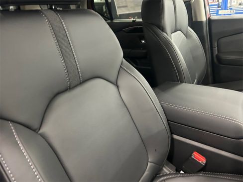 New 2025 Honda Pilot Touring image 16