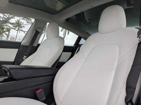Used 2020 Tesla Model 3 Standard Range Plus RWD image 13