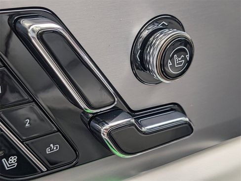 New 2026 Cadillac Vistiq Luxury w/ LPO, Floor Liner Package image 23