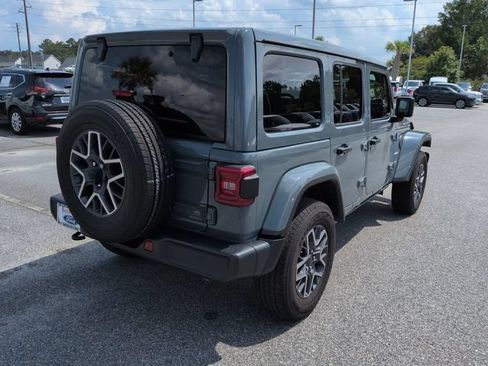 Used 2024 Jeep Wrangler Unlimited Sahara w/ Technology Group AWD/4WD image 4