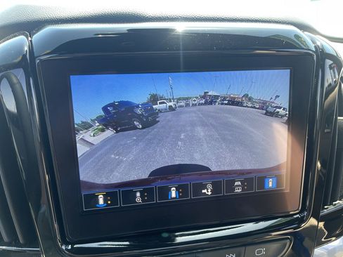 Certified 2023 Chevrolet Traverse LT w/ LT Premium Package AWD/4WD image 15