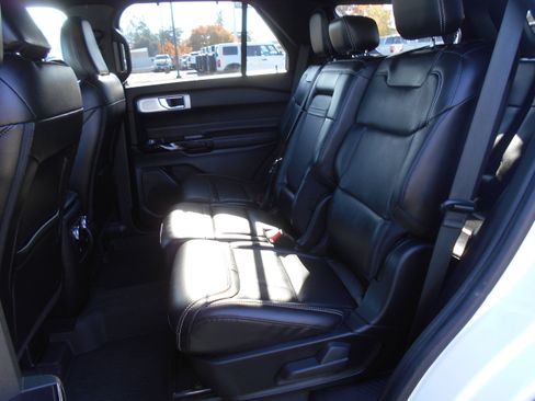 Used 2022 Ford Explorer ST w/ Equipment Group 401A image 9