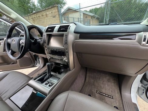 Used 2018 Lexus GX 460 w/ Navigation Package AWD/4WD image 41