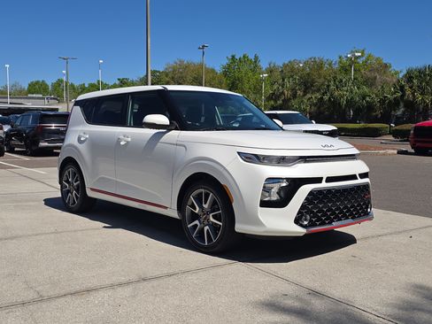 Certified 2022 Kia Soul GT-Line image 2