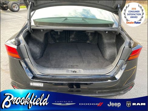 Used 2024 Nissan Altima 2.5 SV image 13