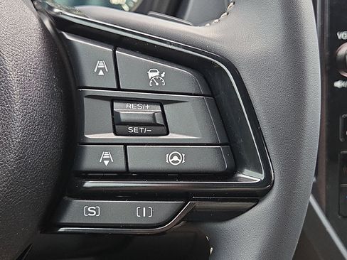 Used 2025 Subaru Forester Premium AWD/4WD image 22