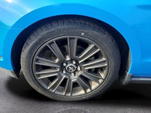 Used 2010 Ford Mustang GT image 19