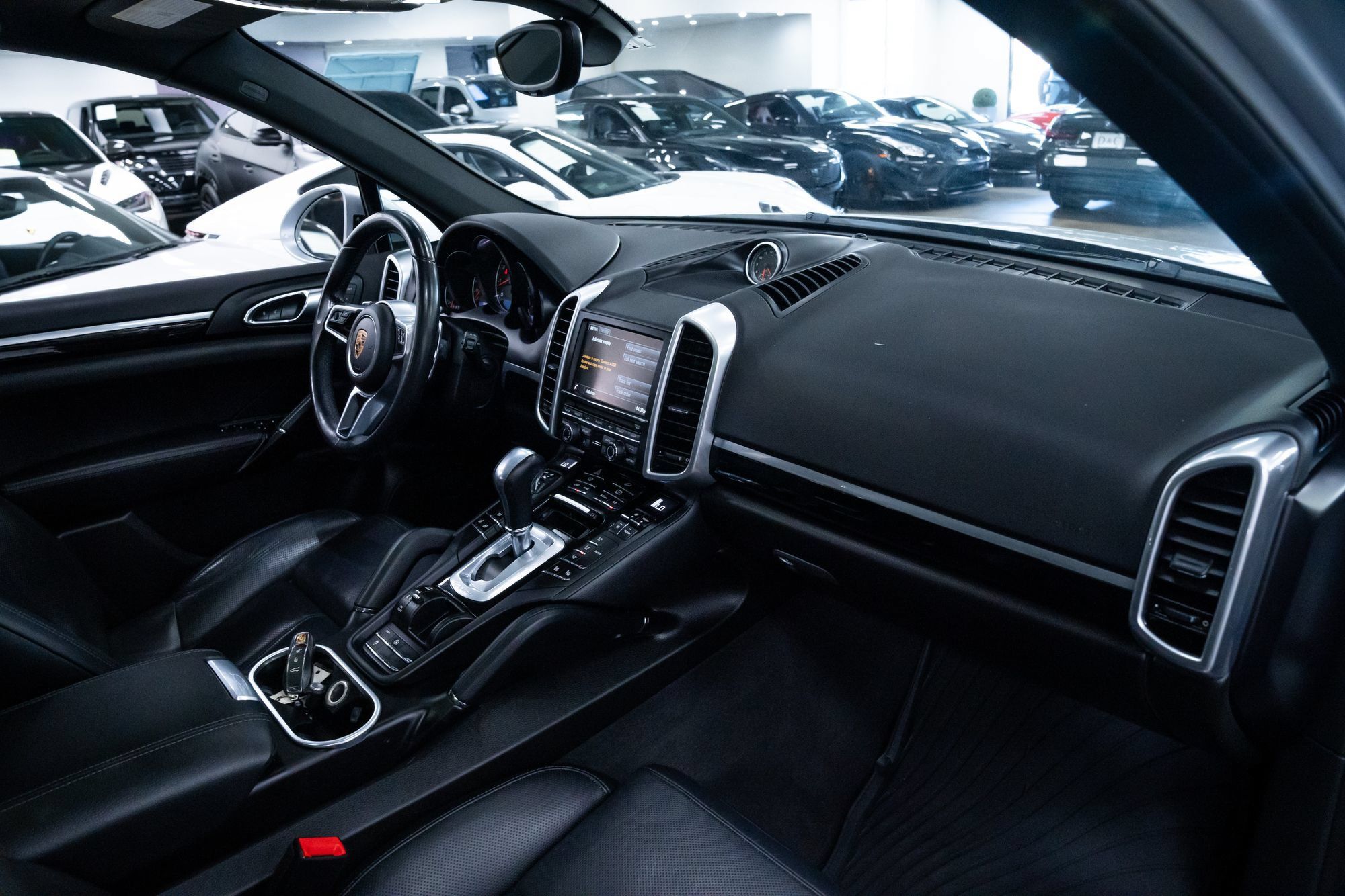 Used 2016 Porsche Cayenne AWD/4WD image 25