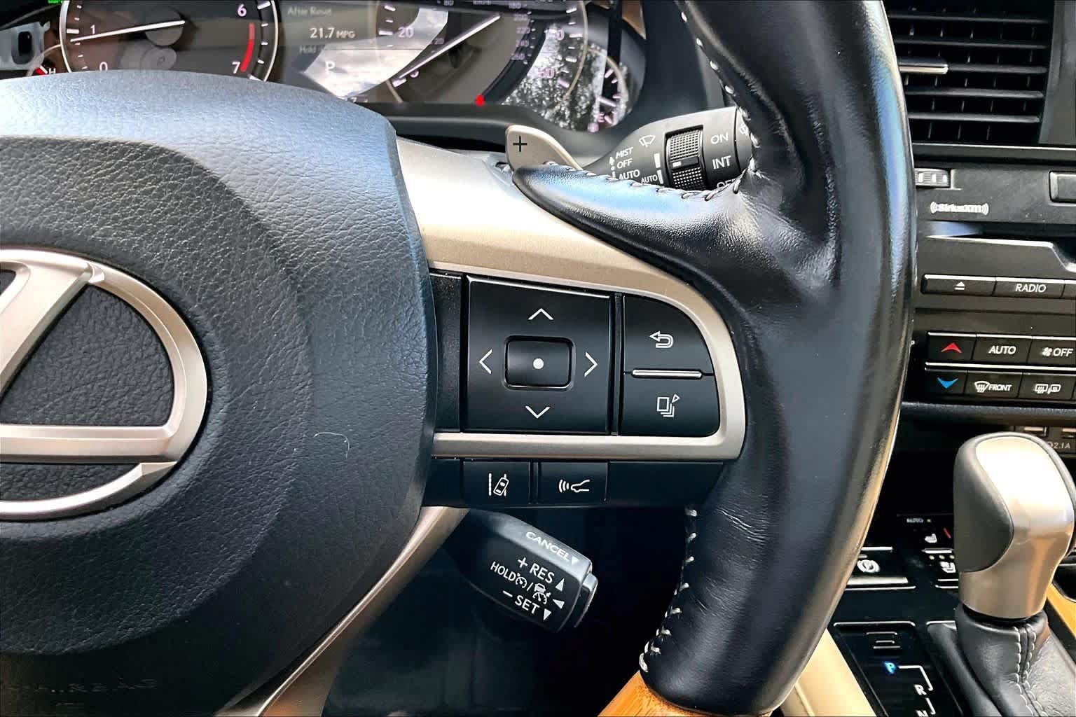 Used 2022 Lexus RX 350L FWD w/ Premium Package image 23