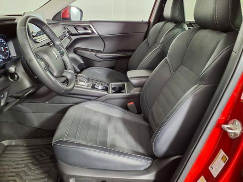 Used 2024 Mitsubishi Outlander SE image 22