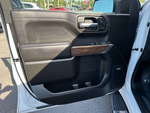 Used 2021 Chevrolet Silverado 1500 High Country w/ Technology Package AWD/4WD image 16
