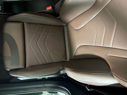 Used 2025 BMW X1 xDrive28i w/ Premium Package image 24