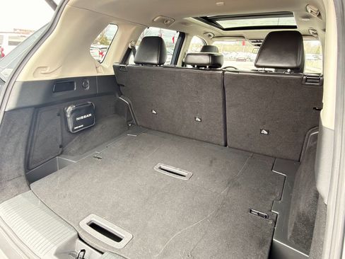 Used 2022 Nissan Rogue Platinum w/ Head-Up Display Package image 24