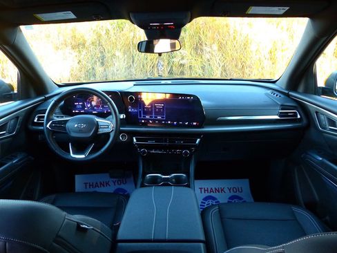 Used 2024 Chevrolet Traverse LT w/ Midnight/Sport Edition image 41