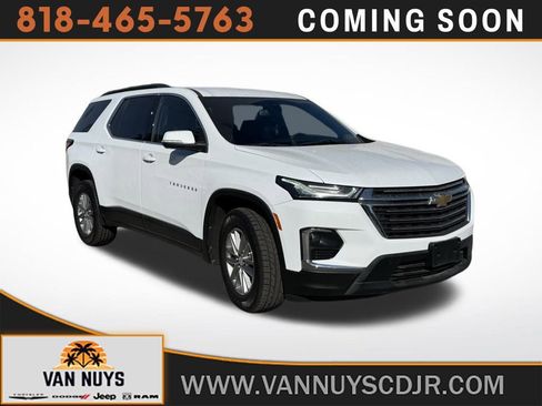 Used 2023 Chevrolet Traverse LT image 1