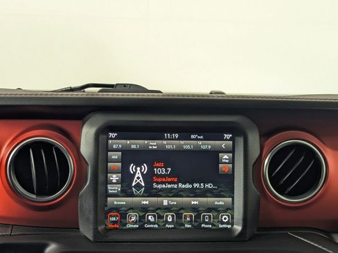 Used 2020 Jeep Gladiator Rubicon AWD/4WD image 18