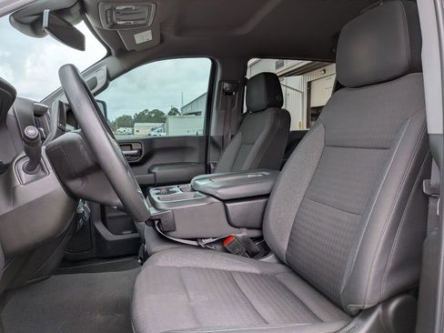 Used 2024 Chevrolet Silverado 2500 Custom w/ Custom Value Package image 14