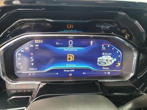 Certified 2025 Chevrolet Silverado 2500 LTZ w/ LTZ Convenience Package image 31