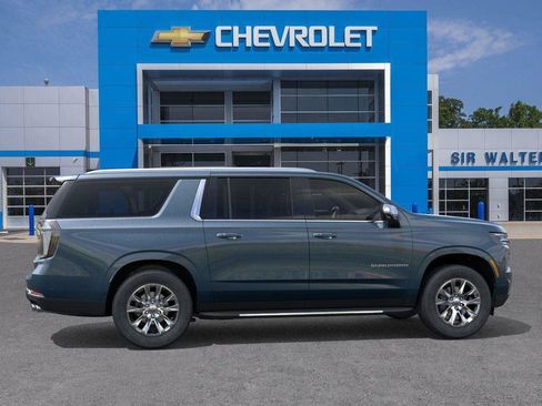 New 2026 Chevrolet Suburban Premier AWD/4WD image 5