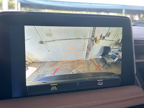 Used 2024 Chevrolet Suburban Premier RWD image 19