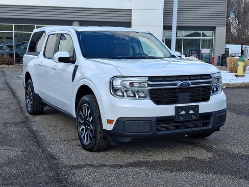 Used 2022 Ford Maverick Lariat w/ Lariat Luxury Package image 2