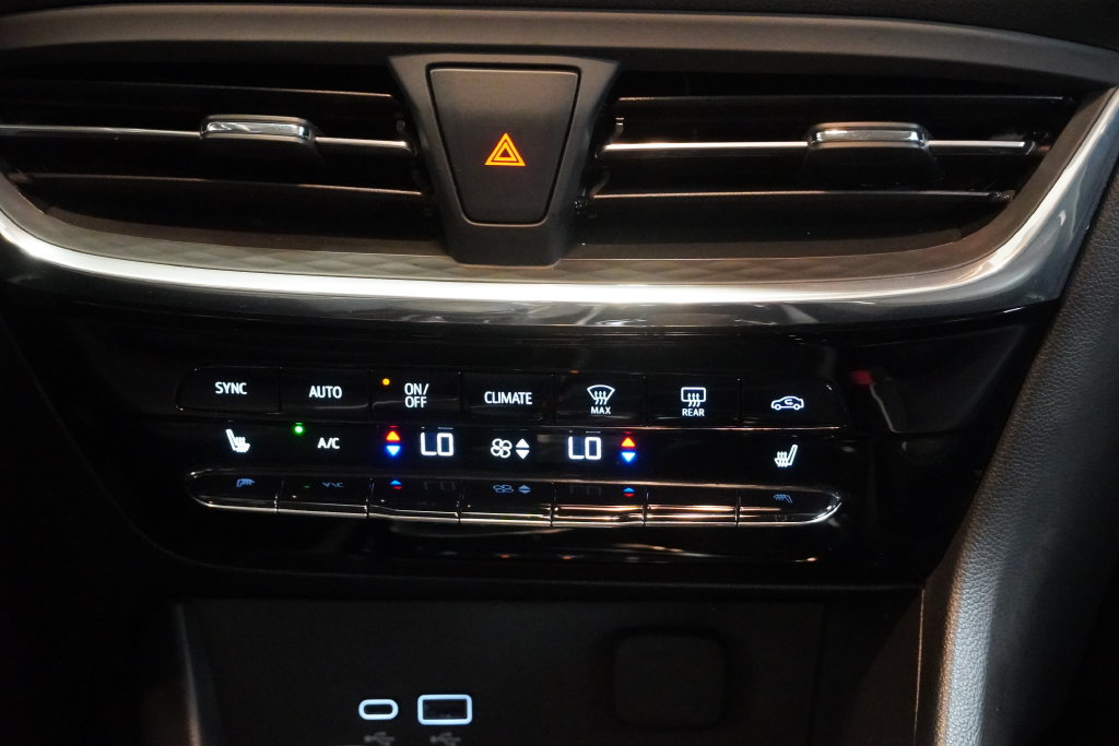 Used 2024 Buick Encore GX Avenir w/ Avenir Convenience Package AWD/4WD image 22