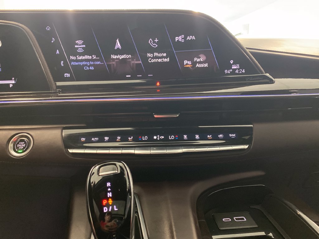 Used 2021 Cadillac Escalade Sport Platinum w/ Heavy-Duty Trailer Package AWD/4WD image 23