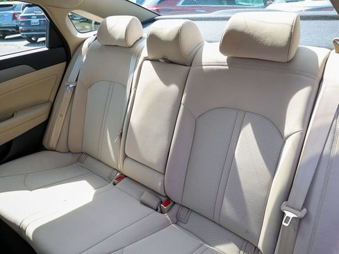 Used 2015 Hyundai Sonata SE w/ Option Group 09 FWD image 34
