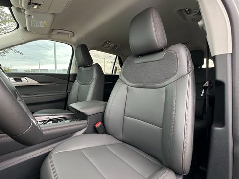New 2026 Ford Explorer Active w/ Active Comfort Package image 57