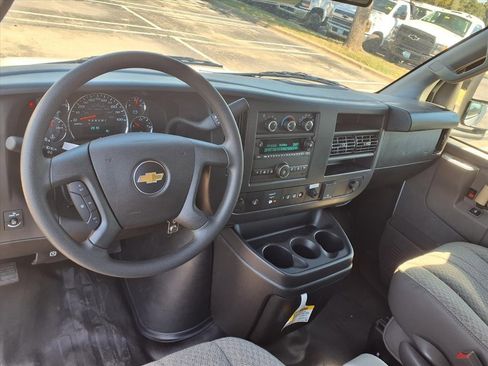 New 2025 Chevrolet Express 3500 w/ Power Convenience Package image 7