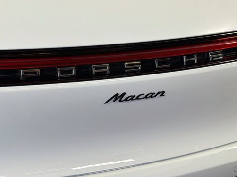 Used 2026 Porsche Macan AWD/4WD image 30
