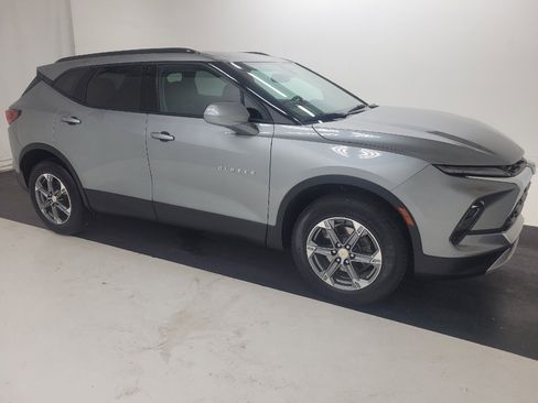 Used 2024 Chevrolet Blazer LT w/ Convenience Package FWD image 11