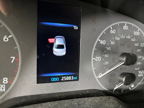Used 2024 Toyota Corolla SE FWD image 16