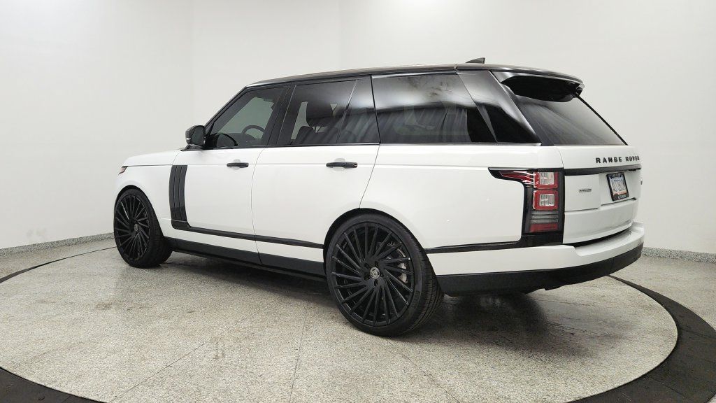 Used 2017 Land Rover Range Rover Supercharged AWD/4WD image 3