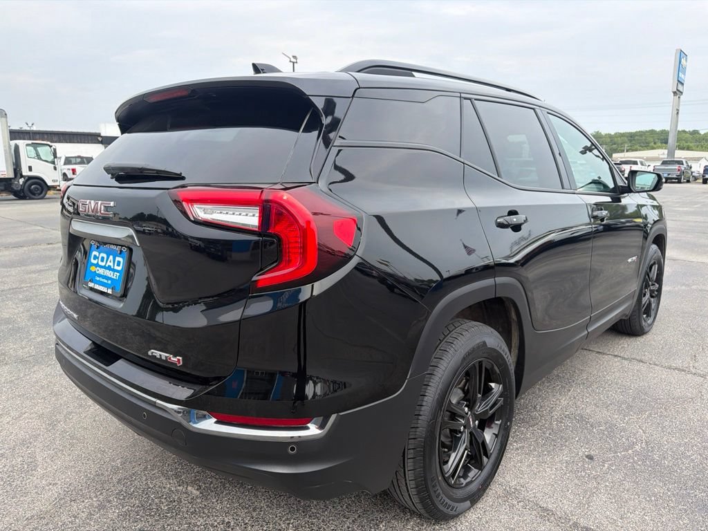 Used 2024 GMC Terrain AT4 AWD/4WD image 3