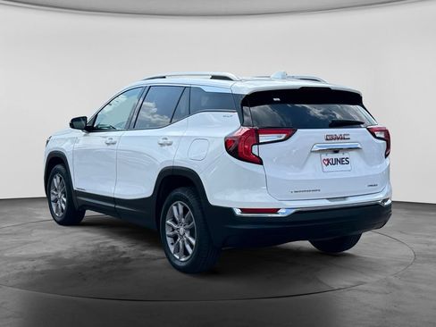 Used 2024 GMC Terrain SLT AWD/4WD image 6
