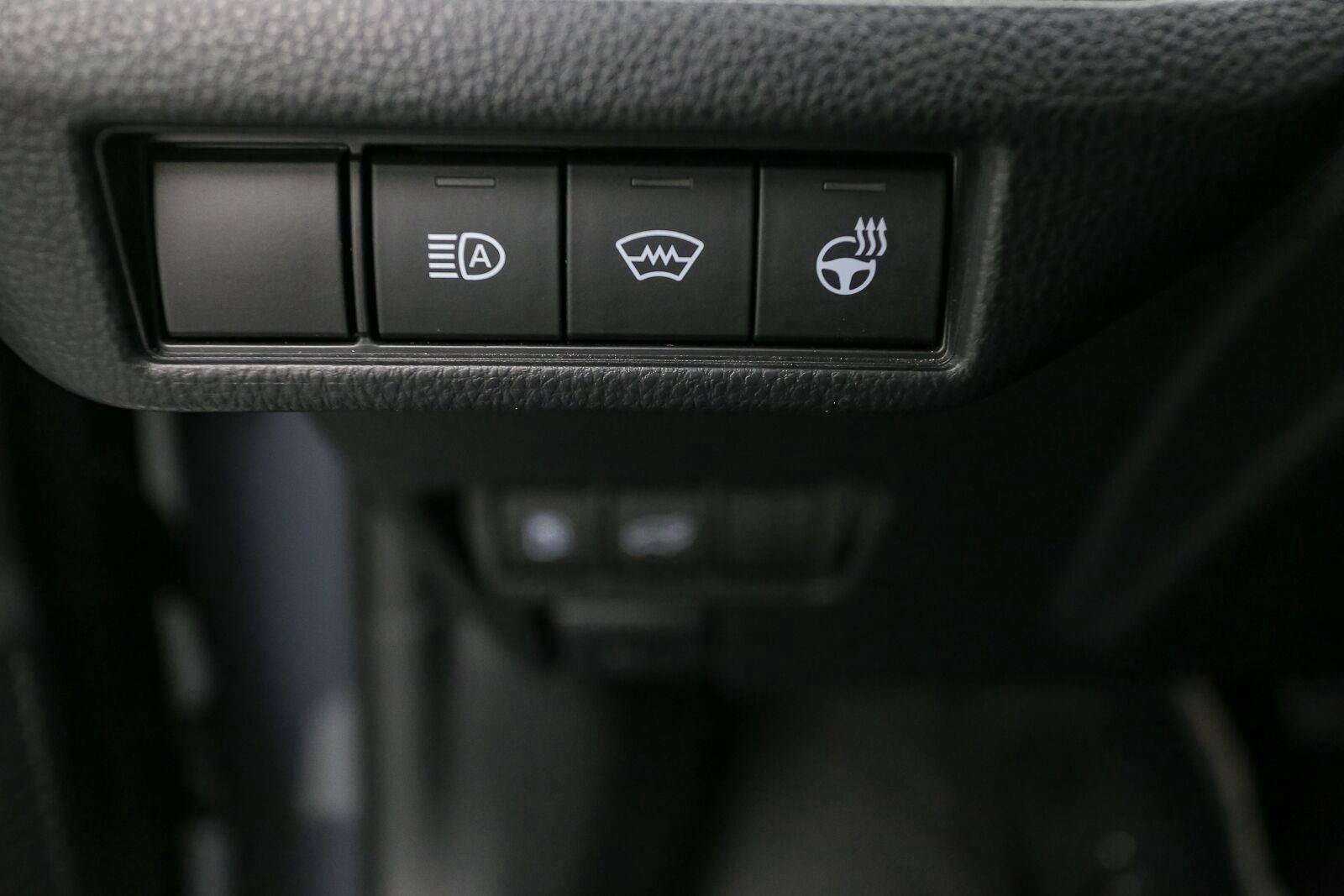 Used 2023 Toyota Prius Limited AWD/4WD image 37