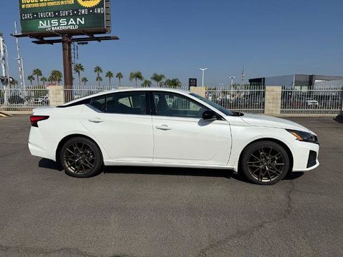 New 2025 Nissan Altima 2.5 SR image 7