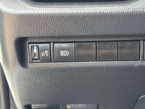 Used 2022 Toyota RAV4 XLE w/ Convenience Package FWD image 34