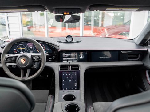 Used 2023 Porsche Taycan GTS image 18