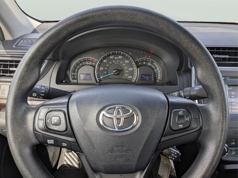 Used 2015 Toyota Camry LE FWD image 22