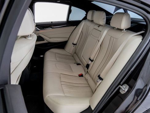 Used 2020 BMW 530i xDrive w/ Premium Package image 44