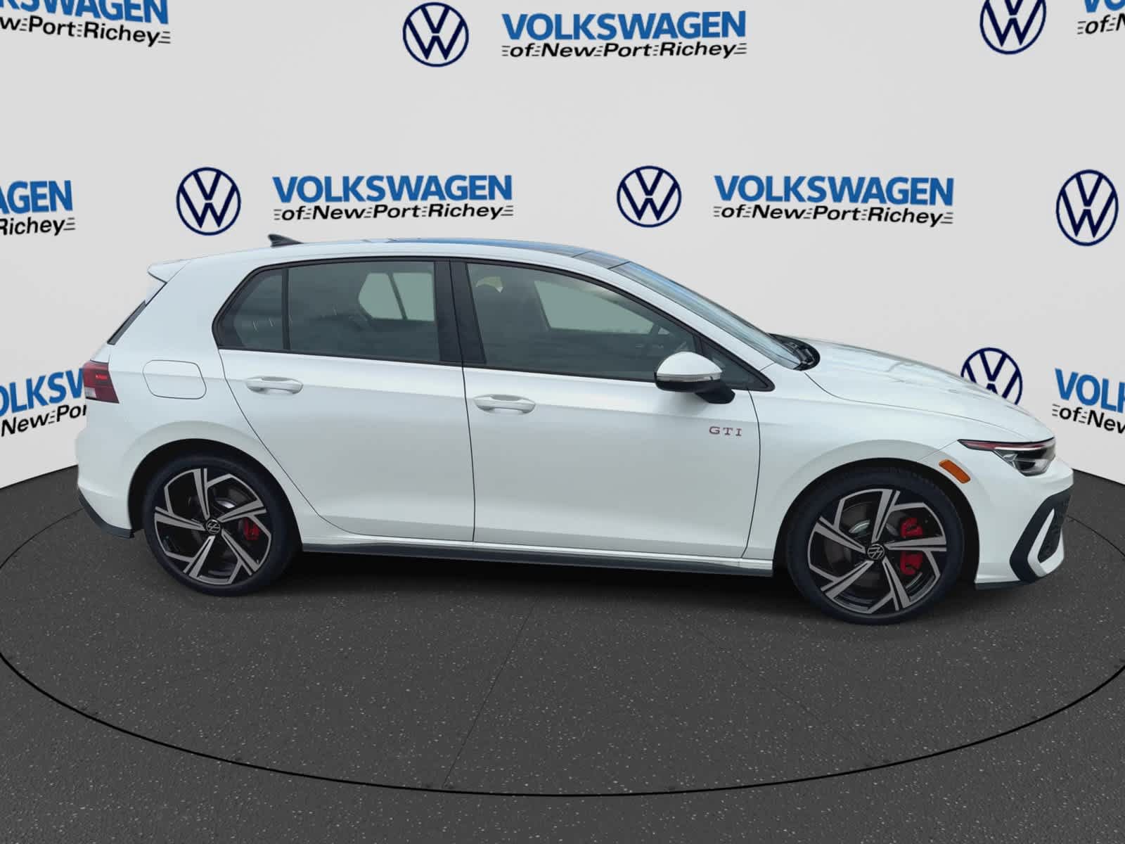 New 2026 Volkswagen GTI SE FWD image 9
