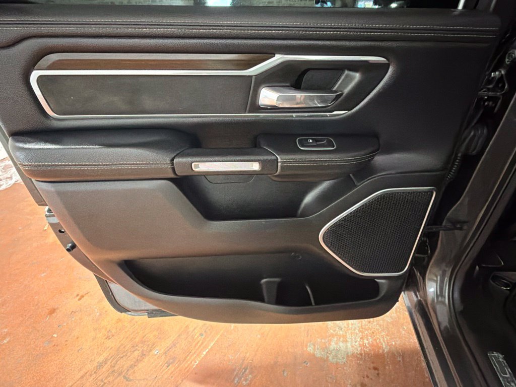 Used 2022 RAM 1500 Laramie AWD/4WD image 17