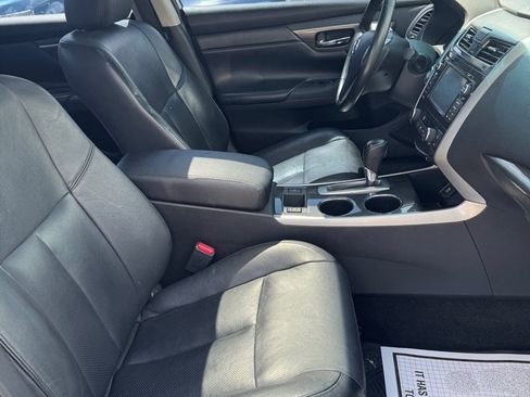 Used 2015 Nissan Altima 2.5 SL w/ Technology Package FWD image 10
