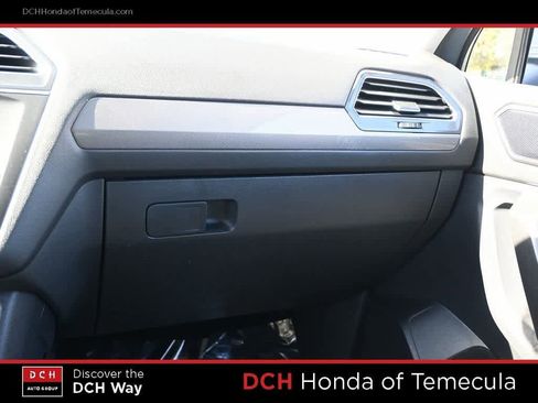 Used 2023 Volkswagen Tiguan SE image 14