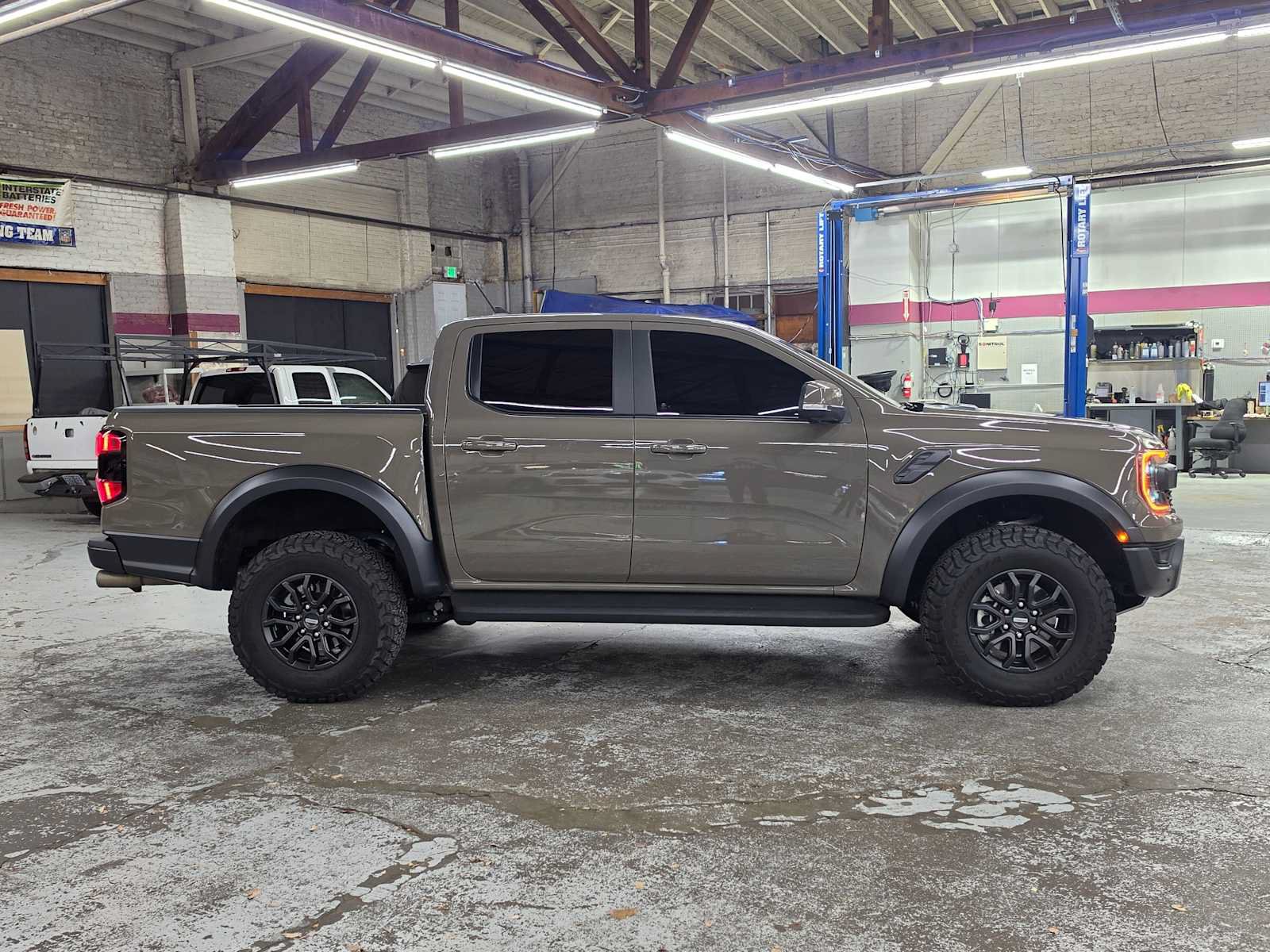 Used 2025 Ford Ranger Raptor AWD/4WD image 2