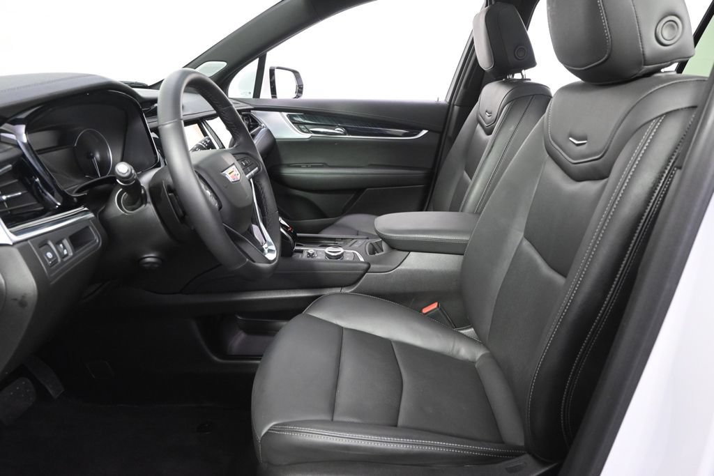 Used 2024 Cadillac XT6 Premium Luxury AWD/4WD image 13