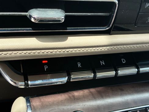 Used 2023 Lincoln Aviator Reserve w/ Equipment Group 201A AWD/4WD image 27