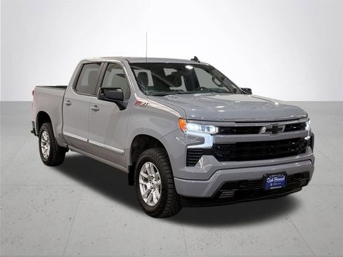 Used 2024 Chevrolet Silverado 1500 RST w/ Z71 Off-Road Package AWD/4WD image 8